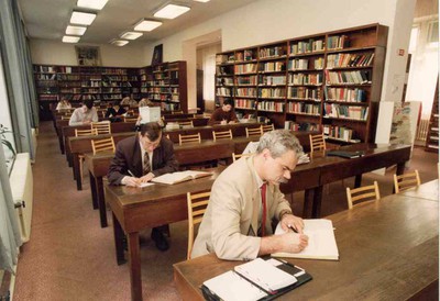 Obr. 3 Studovna v roce 1994 (archiv MSVK).jpg Obr. 3 Studovna v roce 1994 (archiv MSVK).jpg