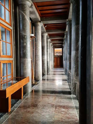 Interiéry Národní a univerztní knihovny (3).jpg