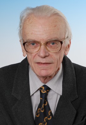 Dr_Vacek.jpg Dr_Vacek.jpg